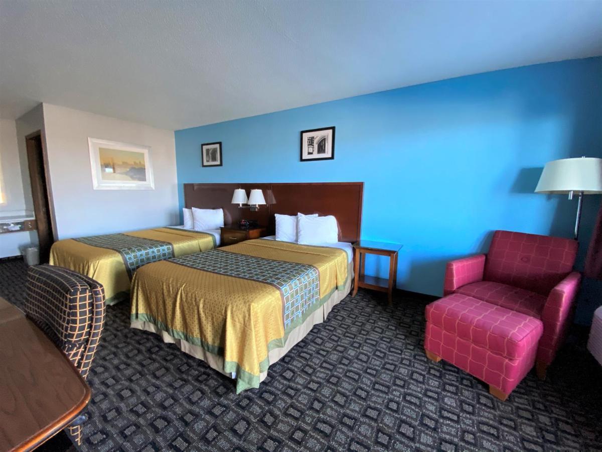 Hotel Lakes 2*